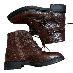 Sz 7 Brown Boots NWOT JustFab